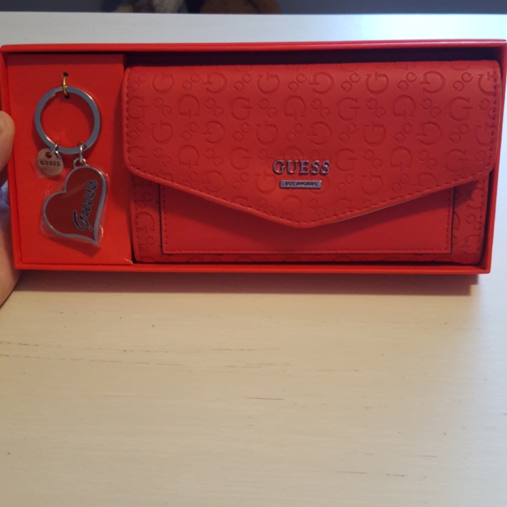🔴🔴Guess Womens Wallet Gleeson (NWT)🔴🔴